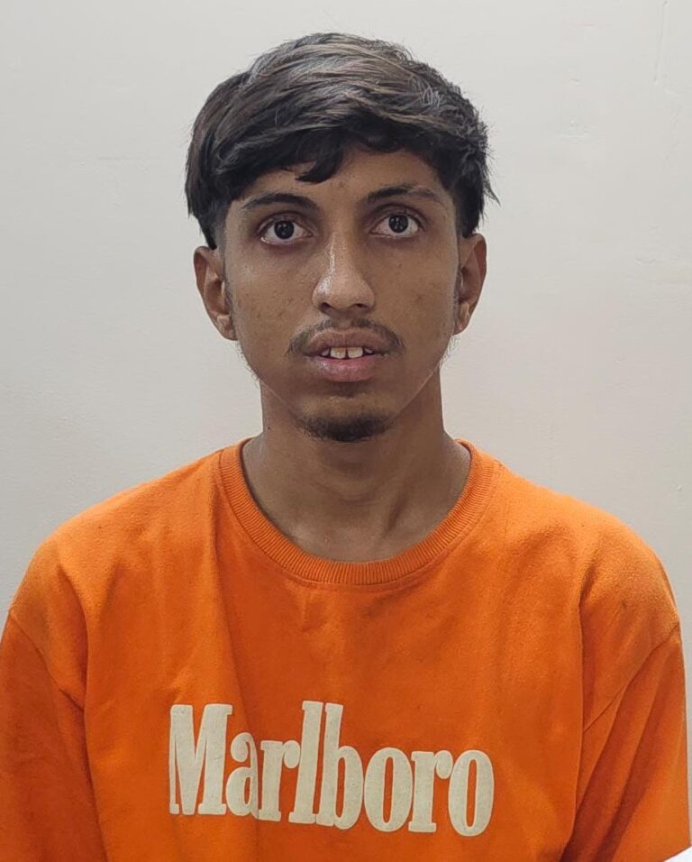 1005192569